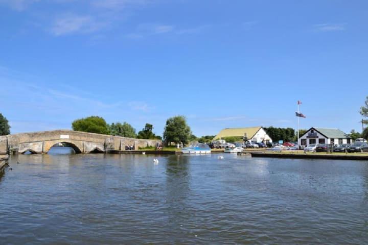 California Sands Chalet: Beachside Retreat near Norfolk Broads Villa Scratby Exterior photo